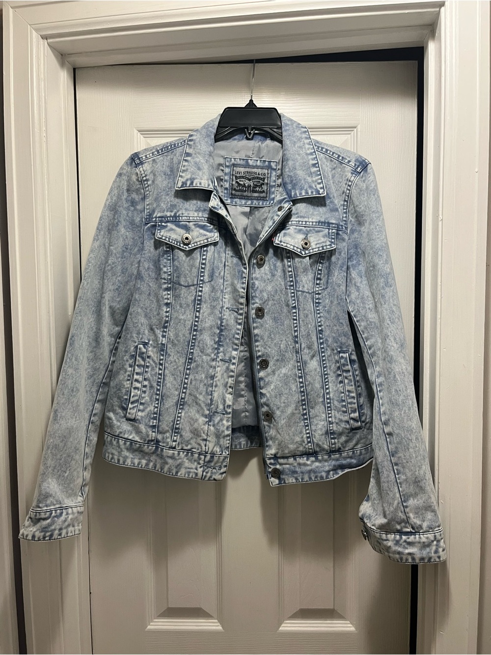 Levi’s Light Wash Denim Jacket - Women's Classic Jean Jacket